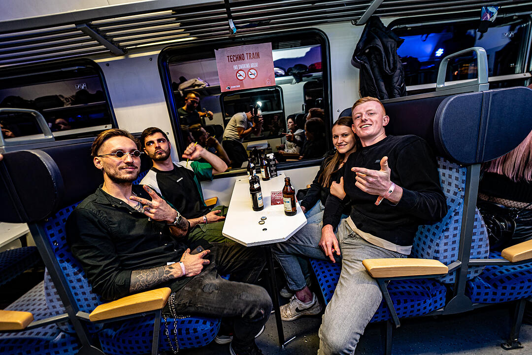 Die beste Party im Zug!