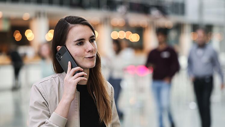 elekom bringt KI-Assistenten ins Handynetz