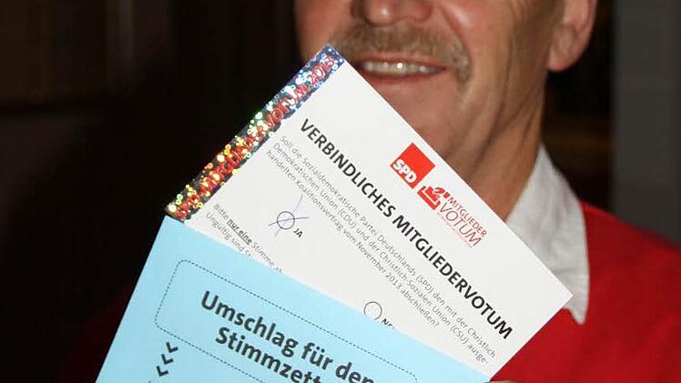 Seit 38 Jahren ist Reinhold Moritz SPD-Mitglied, jetzt durfte er zum ersten Mal direkt über die Bildung einer Bundesregierung mit abstimmen. "Mit Bauchschmerzen" hat er "Ja" angekreuzt.