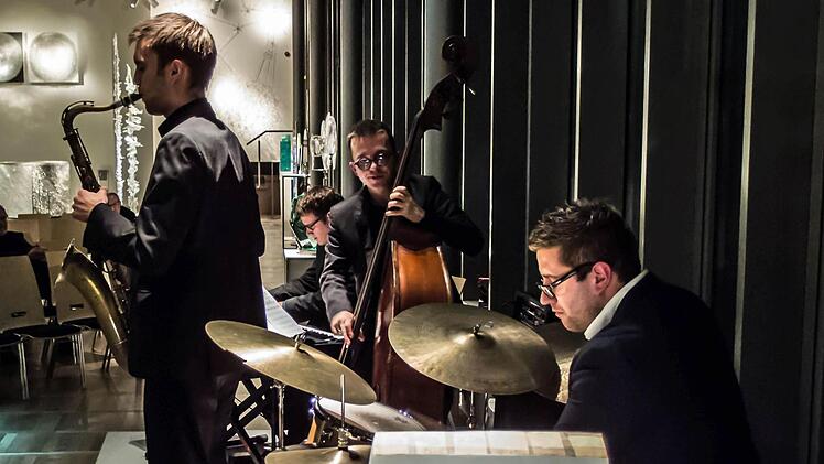 Impressionen vom Gastspiel des Konstantin Herleinsberger Quartetts im Glasmuseum Rosenau.Foto: Jochen Berger
