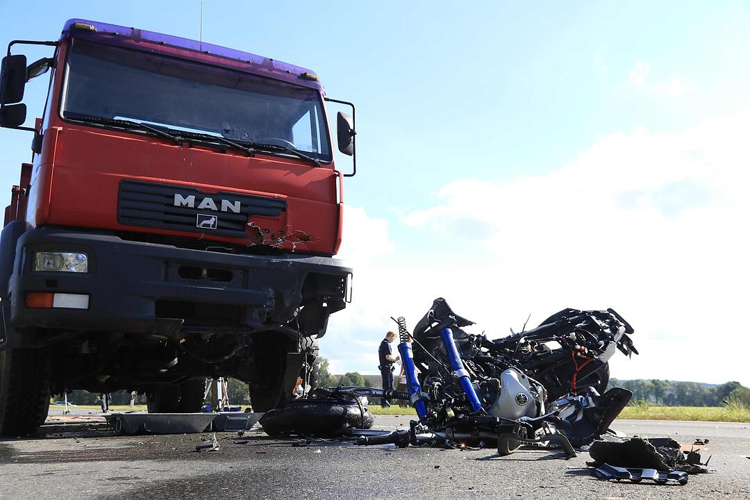 Motorradfahrer stirbt bei schwerem Unfall bei Bad Rodach