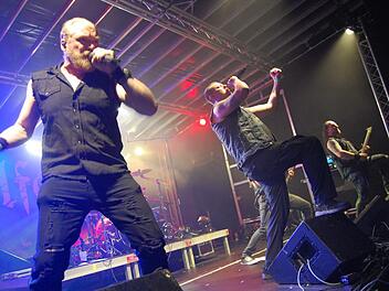 Zum Abschluss des Festivals einwürdevoller Headliner und Pagan-Metal Vertreter: Wolfchant aus dem niederbayerischen St. Oßwald.  Fotos: Rolf Krebs