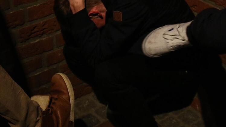 Mit Tritten gegen den Kopf wurde ein mann in Nürnberg am Wochenende schwer verletzt. Symbolfoto: Christopher Schulz