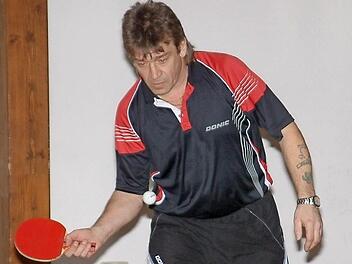 Ein Garant für den hauchdünnen 9:7-Erfolg des SV Nurn in der Bezirksklasse B beim TTC Au II war Ottmar Wunder. Er gewann seine zwei Einzel und die beiden Doppel mit Thomas Zeiß.  Foto: Hans Franz