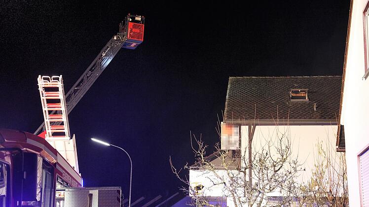 Haßfurt: Brand in Mehrfamilienhaus mit zwei Verletzten