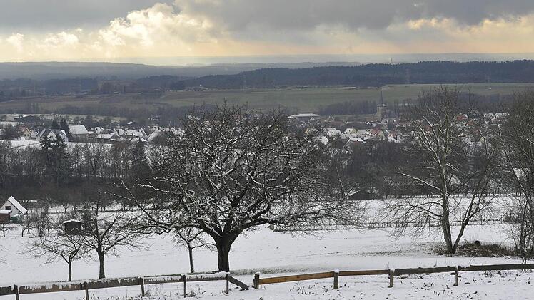 Blick vom Hetzleser Berg hinunter nach Großenbuch.  Foto: Anne Schneider