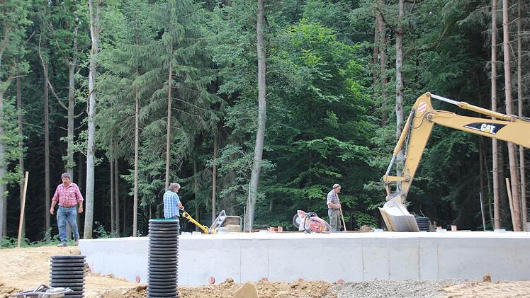 Am Windrad 2 laufen aktuell die Arbeiten am Fundament.