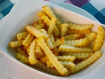 Kurioser Polizeieinsatz in W&uuml;rzburg: Weil einem 14-J&auml;hrigen das Abendessen bei seinem Vater nicht schmeckte, rief er die Polizei. Symbolfoto: Karl-Josef Hildenbrand/dpa