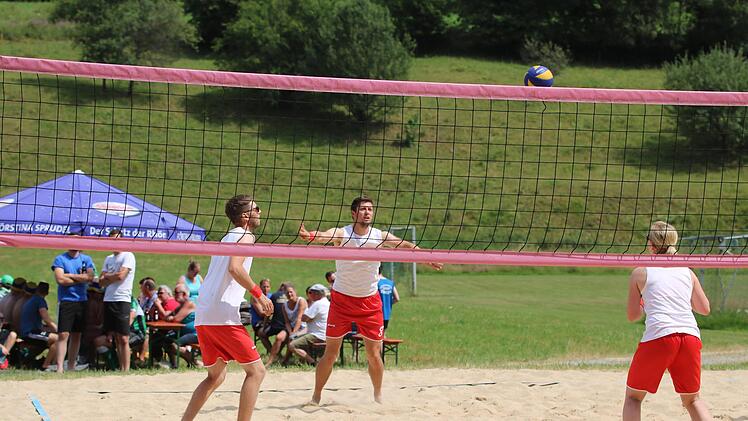 Beachvolleyball-Turnier in Oberbach. Sebastian Schmitt