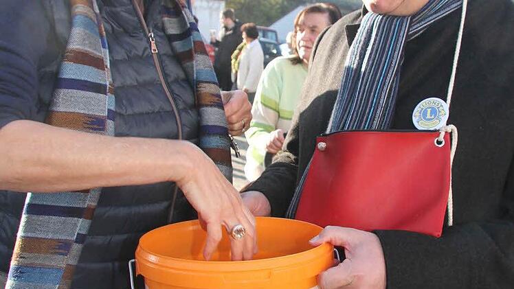 Lions-Flohmarkt Foto: Sonja Adam