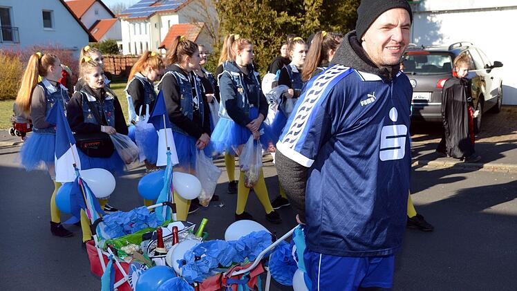 Ein Kinderfaschingsumzug schlängelte sich auch in diesem Jahr durch Poppenroth. Foto: Peter Rauch
