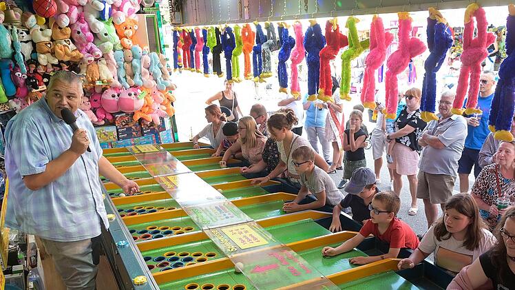 N&uuml;rnberger Herbstvolksfest: Schwerstkranke Kinder vergessen ein paar Stunden ihre Sorgen
