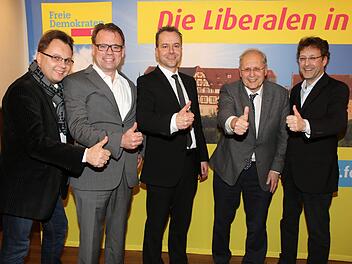 Die Freien Demokraten nominierten ihre Kandidaten für die Landtags- und Bezirktagswahl 2018. Von links: stellvertretender Bezirksvorsitzender Markus Latta, Michael Zimmermann, Nico Appelfeller, Ulrich Herbert und Gerold Gehbard.Wolfgang Desombre