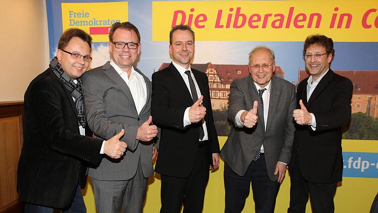Die Freien Demokraten nominierten ihre Kandidaten für die Landtags- und Bezirktagswahl 2018. Von links: stellvertretender Bezirksvorsitzender Markus Latta, Michael Zimmermann, Nico Appelfeller, Ulrich Herbert und Gerold Gehbard.Wolfgang Desombre