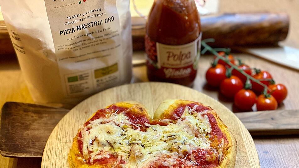 Perfekt zum Valentinstag: Herzpizza. Perfekt zum Valentinstag: Herzpizza.