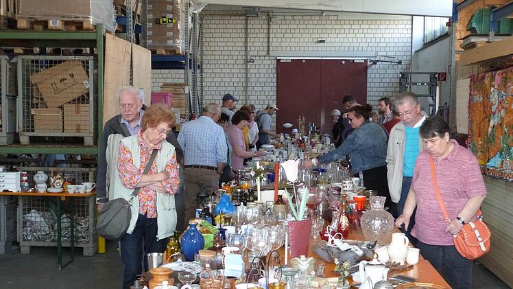 Der Flohmarkt war wieder ein besonderer Anziehungspunkt. Foto: Werner Reißaus