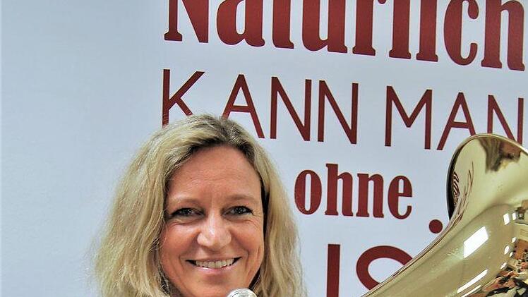 Nachwuchsmusikerin Mia Koch (47) mit ihrem Tenorhorn machte jetzt das D2-Leistungsabzeichen. Foto: Sigismund von Dobschütz