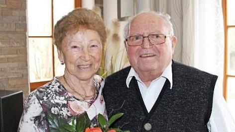 Seit 60 Jahren ein trautes Paar: Rosa und Rudolf Kram Foto: p