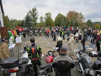 Der Motorradgottesdienst am Schönstatt-Zentrum Marienberg kam gut an. Foto: Petra Malbrich