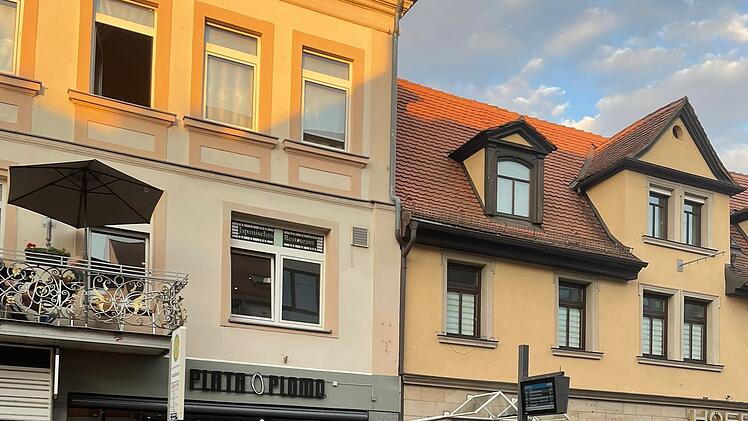Erlangen: Neue Cafe-Bar "Plata O Plomo" eröffnet