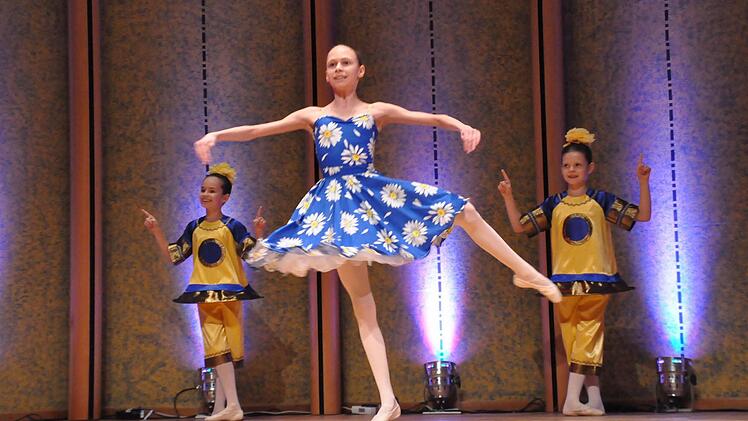 Schön anzusehen - der russische Tanz der jungen Ballerinen von Peter Tschaikowsky Foto: Klopf