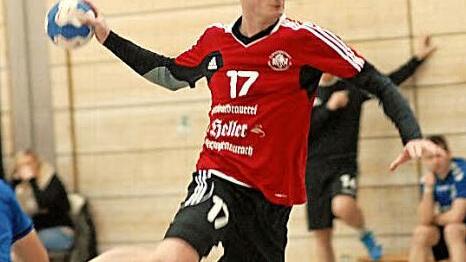 Schwer aufzuhalten: Philipp Wolf (am Ball) strebt mit der TS Herzogenaurach den sechsten Sieg in Folge an. Foto: herzopress/Archiv