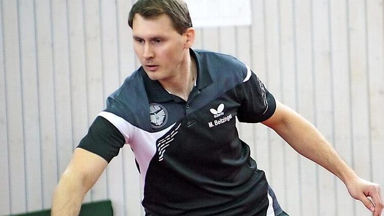 Mit einem Erfolg in Oberkotzau schoben sich die Herren des DJK-SV Neufang noch auf den vierten Tabellenplatz vor. Beim 9:4-Auswärtssieg gewann Michael Beitzinger (Bild) das Doppel mit Michael Kolb und ein Einzel zur 7:4-Führung. Foto: Hans Franz