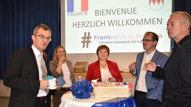 Ihnen  schmeckt Frankreich in Franken (von links): Harry Weiß, Nina Moritz, Ulrike Endres, Ralf Hartnack und Alexander Meile. Foto: Uschi Prawitz