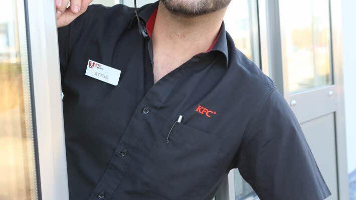 Freundlich und freut sich über den neuen Job bei KFC: Aytug Okcün aus Forchheim.