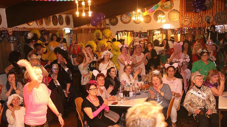 Weiberfasching des TV 48 Coburg Foto: Michael Stelzner