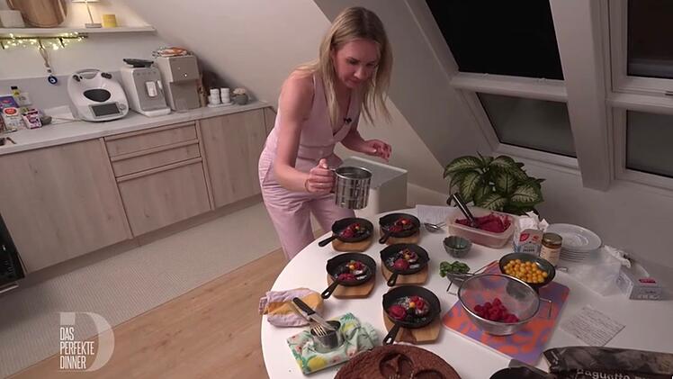 Schokotarte mit Kirscheis: Beim Dessert setzt Christin (43) auf Bew&auml;hrtes aus ihrer Kindheit