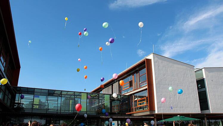 Die Luftballons steigen Foto: Johanna Blum