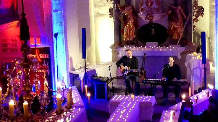 Viele Kerzen tauchten das Kirchenschiff beim ersten Candle-Light-Konzert 2023 in eine heimelige Atmosphäre.