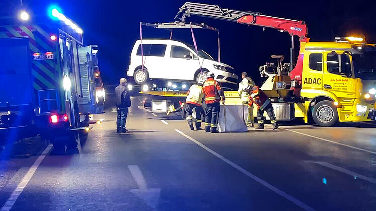 Fahrerinnen bei Unfall auf B2 im Kreis Erlangen-Höchstadt verletzt