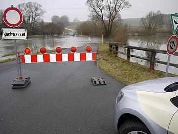 Im Coburger Itzgrund - wie hier bei Gleußen - sind immer noch zahlreiche Straßen gesperrt. Foto: Berthold Köhler