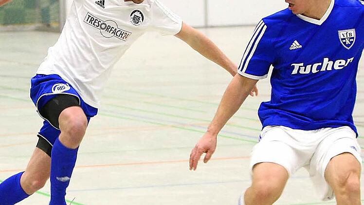 Levin Pauli (links) im Duell mit dem Metzdorfer Mathias Kodisch. Foto: Monika Limmer