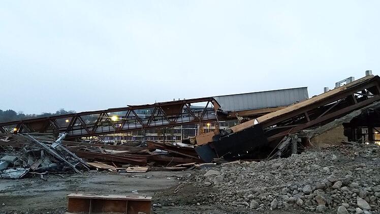 Impressionen vom Abriss der Coburger Angerhalle: 2. MärzFoto: Jochen Berger