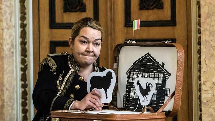 Friederike Pasch war die Erzählerin beim Kinderkonzert rund um das singende Schwein Porco.Foto: Jochen Berger