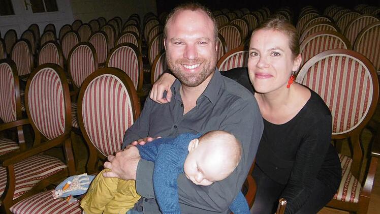 Familienausflug ins Staatsbad: Flötistin Isabelle Soulas hat Mann und Kind dabei. Foto: Regina Rinke