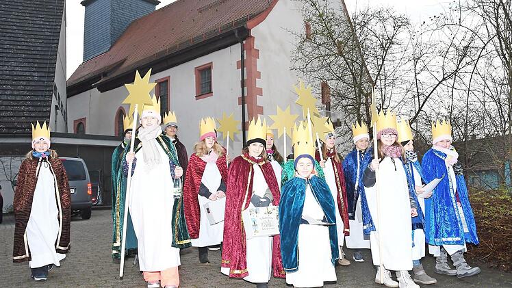 Die Ludwigschorgaster Sternsinger machen sich auf den Weg. Foto: Michael Kraus