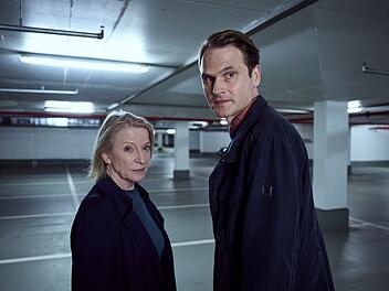 Paula Ringelhahn (Dagmar Manzel) und Felix Voss (Fabian Hinrichs) l&ouml;sten im "Tatort: Trotzdem" (2024) ihren letzten Fall. Die Schauspielerin schied freiwillig aus ihrem Krimi-Amt aus, w&auml;hrend ihr Partner weitermacht. 2025 ermittelte er im "Tatort: Ich sehe dich" alleine. Ab kommenden Herbst wird er mit Rosalie Thomass eine neue Partnerin erhalten.