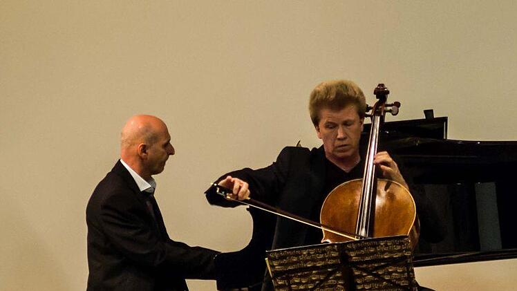 Der Cellist Michal Kanka und der Pianist Jaromir Klepác gastierten in Coburg.Foto: Jochen Berger