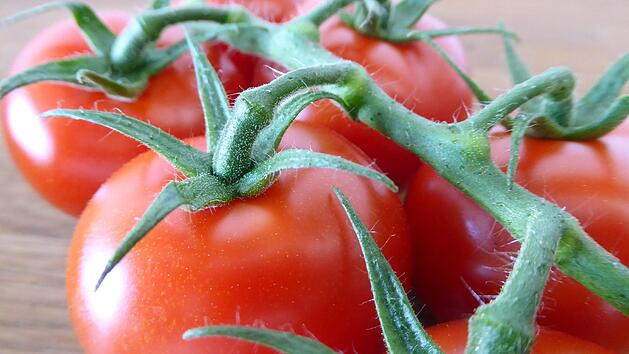 Wir tragen zur Erderw&auml;rmung bei, indem wir heizen,  Auto fahren, in den Urlaub fliegen - aber auch durch den Einkauf von energieintensiven Lebensmitteln.  Foto: Stefanie Paul/dpa