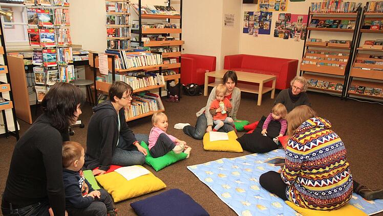 Die Stadtbücherei hat auch Veranstaltungen für Kleinkinder im Angebot. Richard Sänger (Archiv)