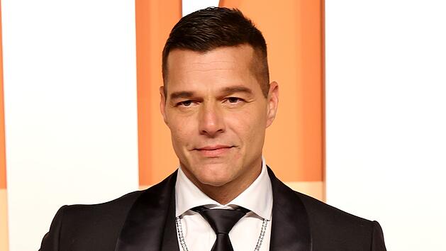 Ricky Martin ist aktuell in der zweiten Staffel von "Palm Royale" auf Apple TV+ zu sehen.