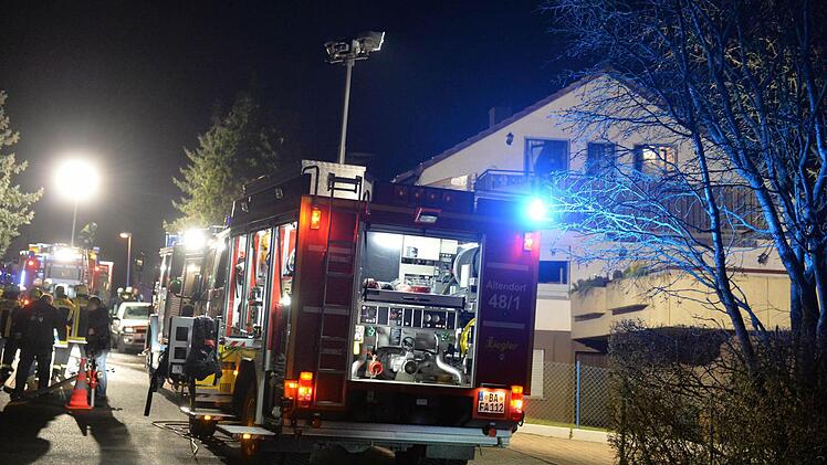 Am Morgen des 17. Februar brannte in Buttenheim ein Einfamilienhaus.  Fotos: Ronald Rinklef