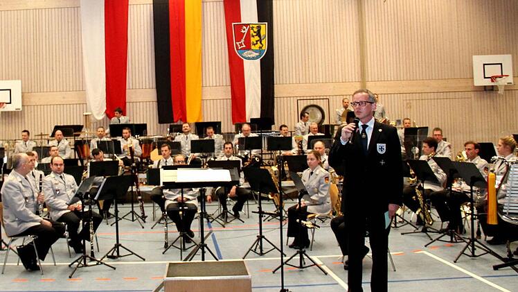 Ralf Olmesdahl begrüßt die Zuhörer. Foto: Johanna Blum