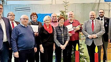 Die Stadt ehrte diese verdienten Helfer.