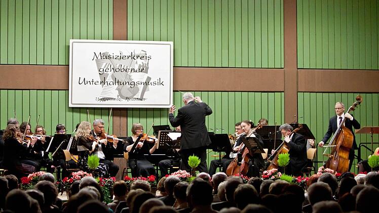 Impressionen vom Neujahrskonzert des "Musizierkreises Neustadt".Foto: Jochen Berger