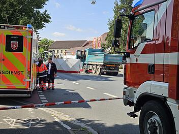 Ältere Frau in Nürnberg teils von Lkw überrollt Ältere Frau in Nürnberg teils von Lkw überrollt